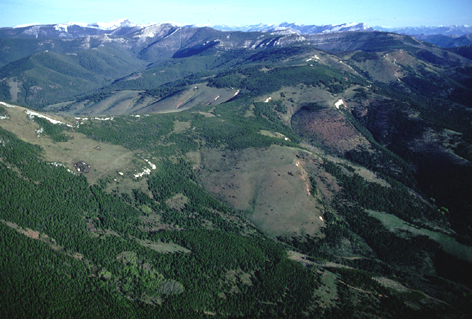 Interactive image labeling a pass through the mountains as seen from the air
