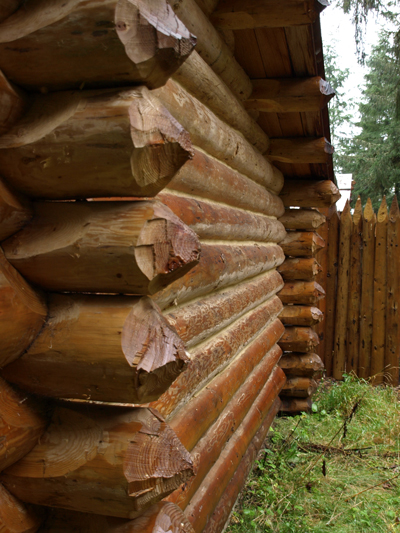 A Fort Clatsop wall made from logs