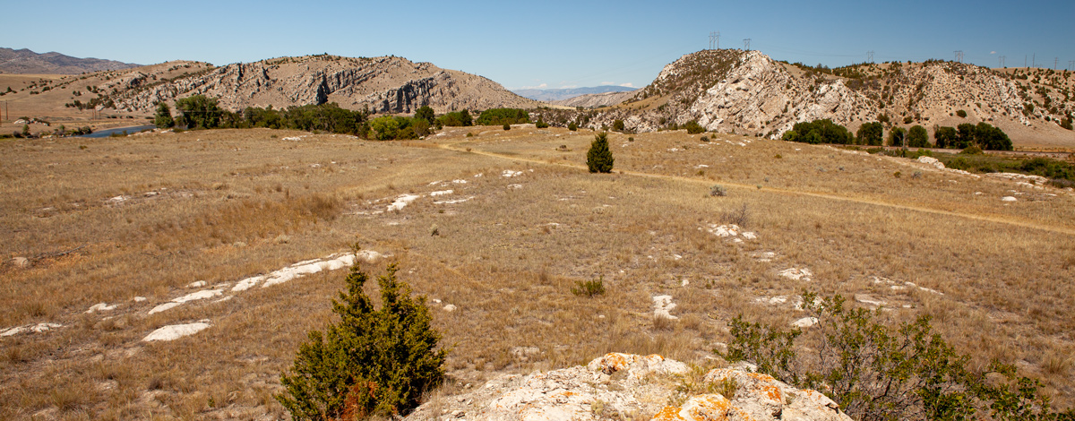 Dry and barren plain above two rivers
