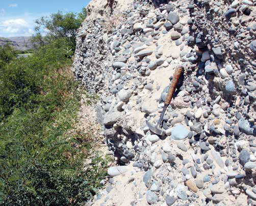 Conglomerate of gravel and small round river rock