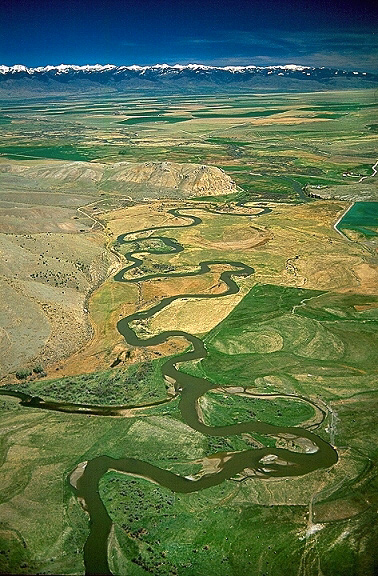 Beaverhead Rock: long ridge abutting a winding river