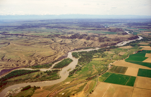 aerial photo of the Yellowstone river with several islands
