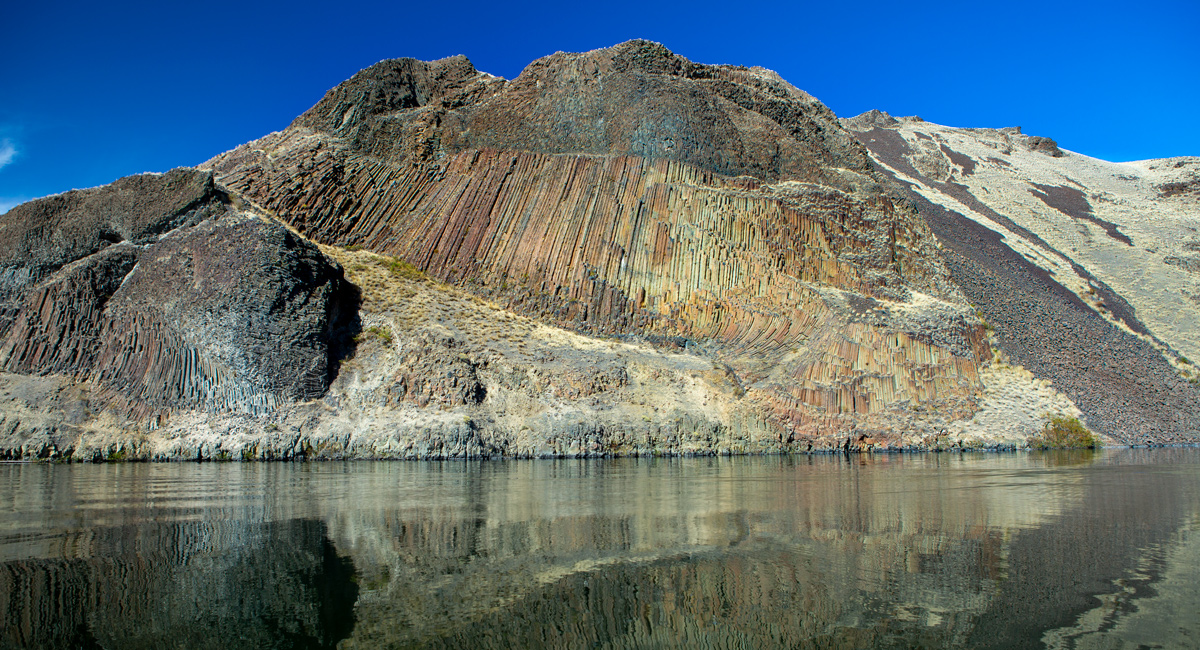 Narrow, vertical bands of basalt