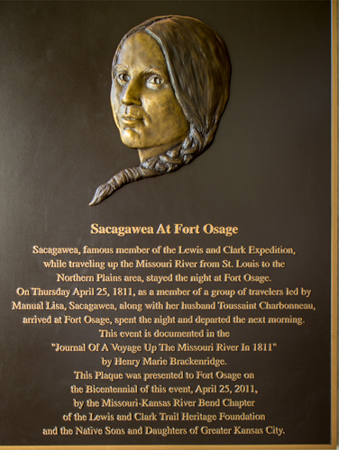 A bronze plaque with words transcribed on this web page