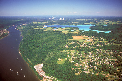 Interactive aerial photo labeling place names